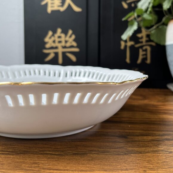 Porcelain Serving Bowl "Lotus Inn" Restaurant Ware by Y.T (Yuet Tung), Hong Kong - Picture 8 of 11